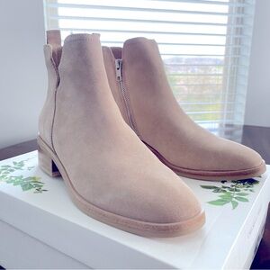 NWT Chelsea & Violet Fiona Suede Sand-colored Booties Size 8